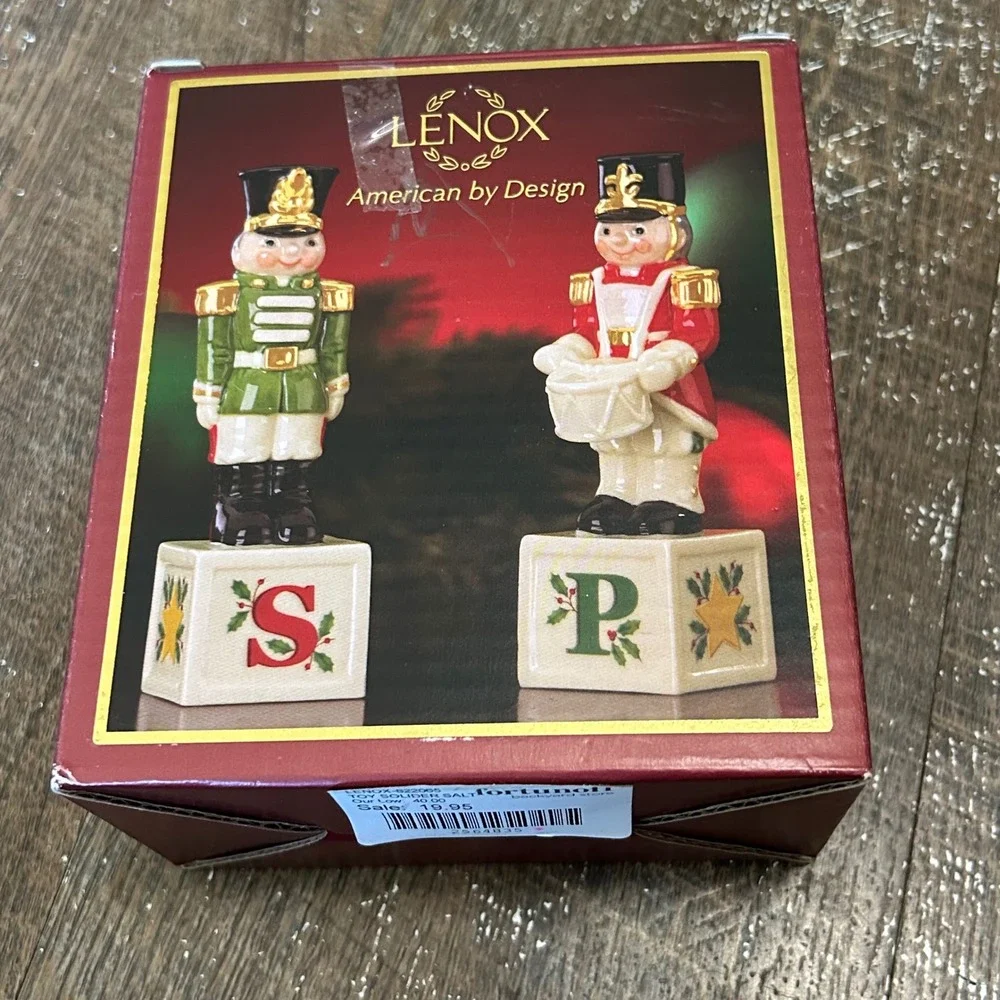 Lenox Christmas Toy Soldier Salt and Pepper Shaker Set 822065 New In Box